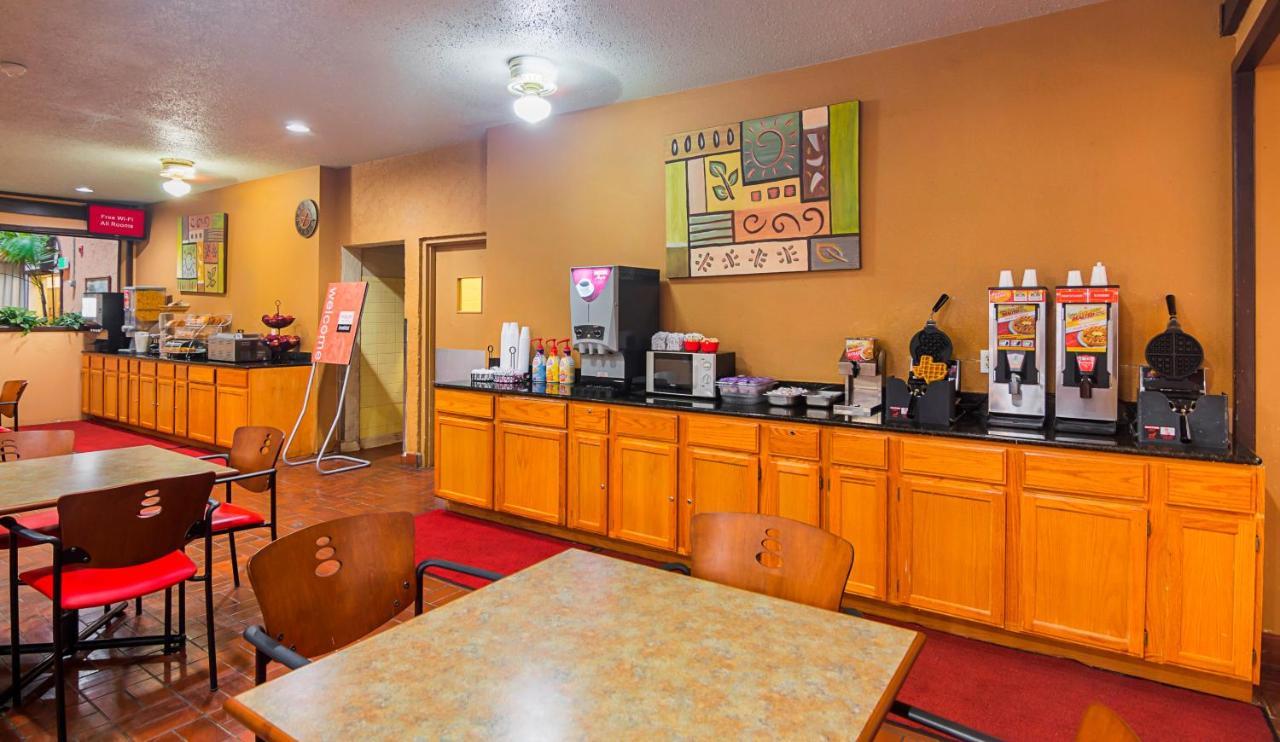 Red Roof Inn Lubbock Exterior photo
